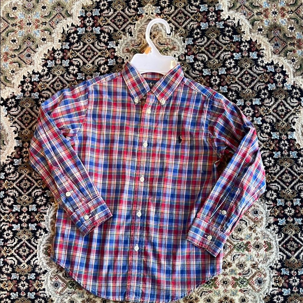 Boys Buttons downs size S or 5-6 yrs olds 💙❤️